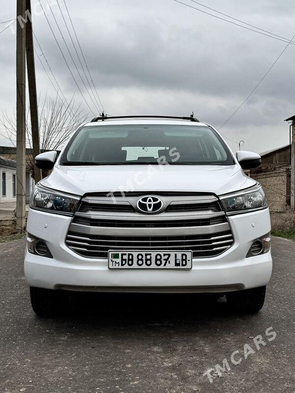 Toyota Innova 2019 - 270 000 TMT - Türkmenabat - img 6