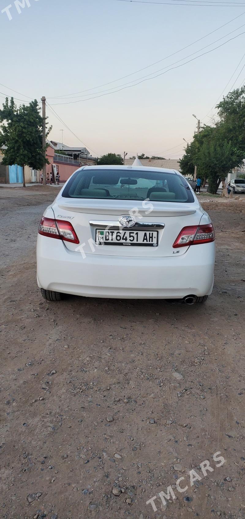 Toyota Camry 2010 - 175 000 TMT - Теджен - img 3