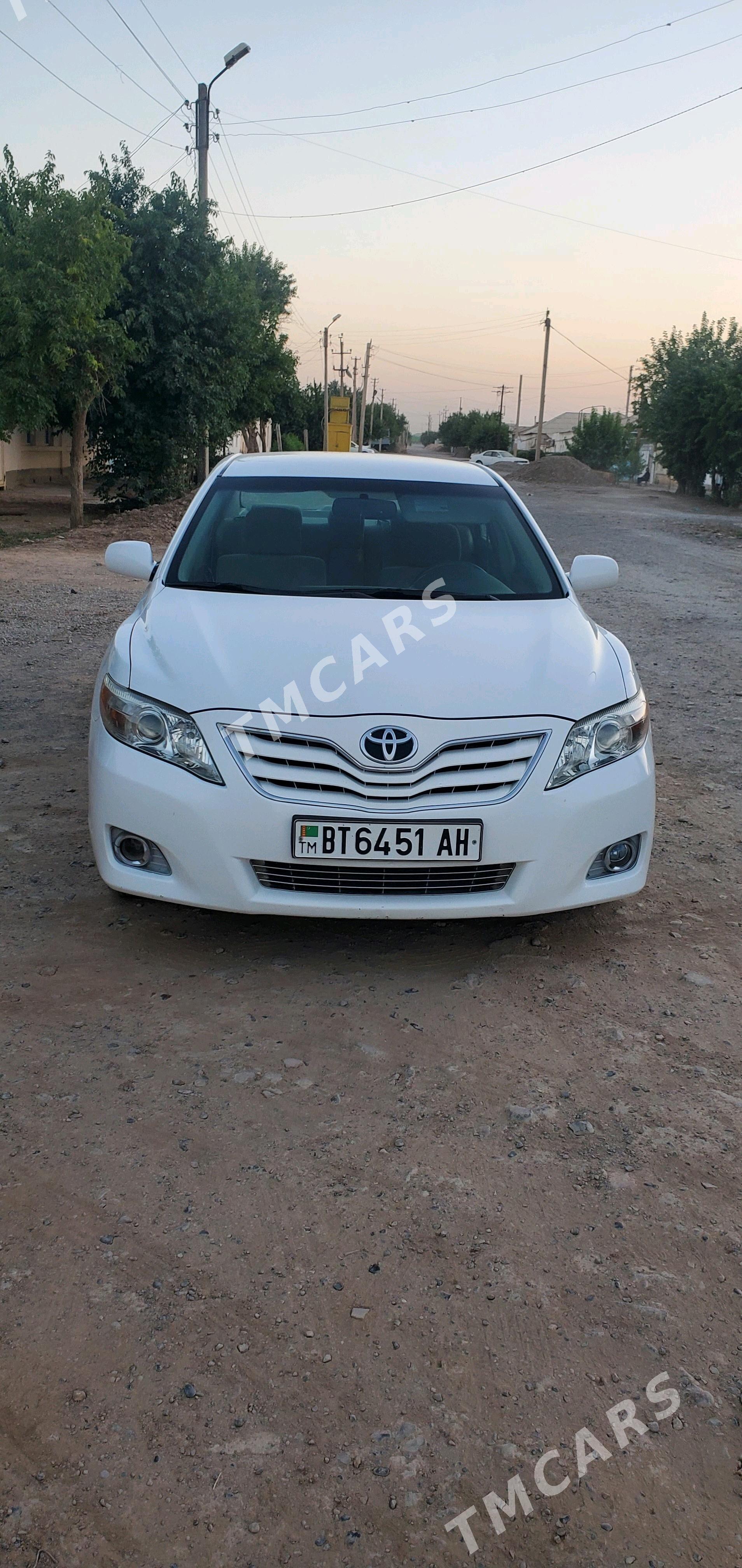 Toyota Camry 2010 - 175 000 TMT - Теджен - img 5