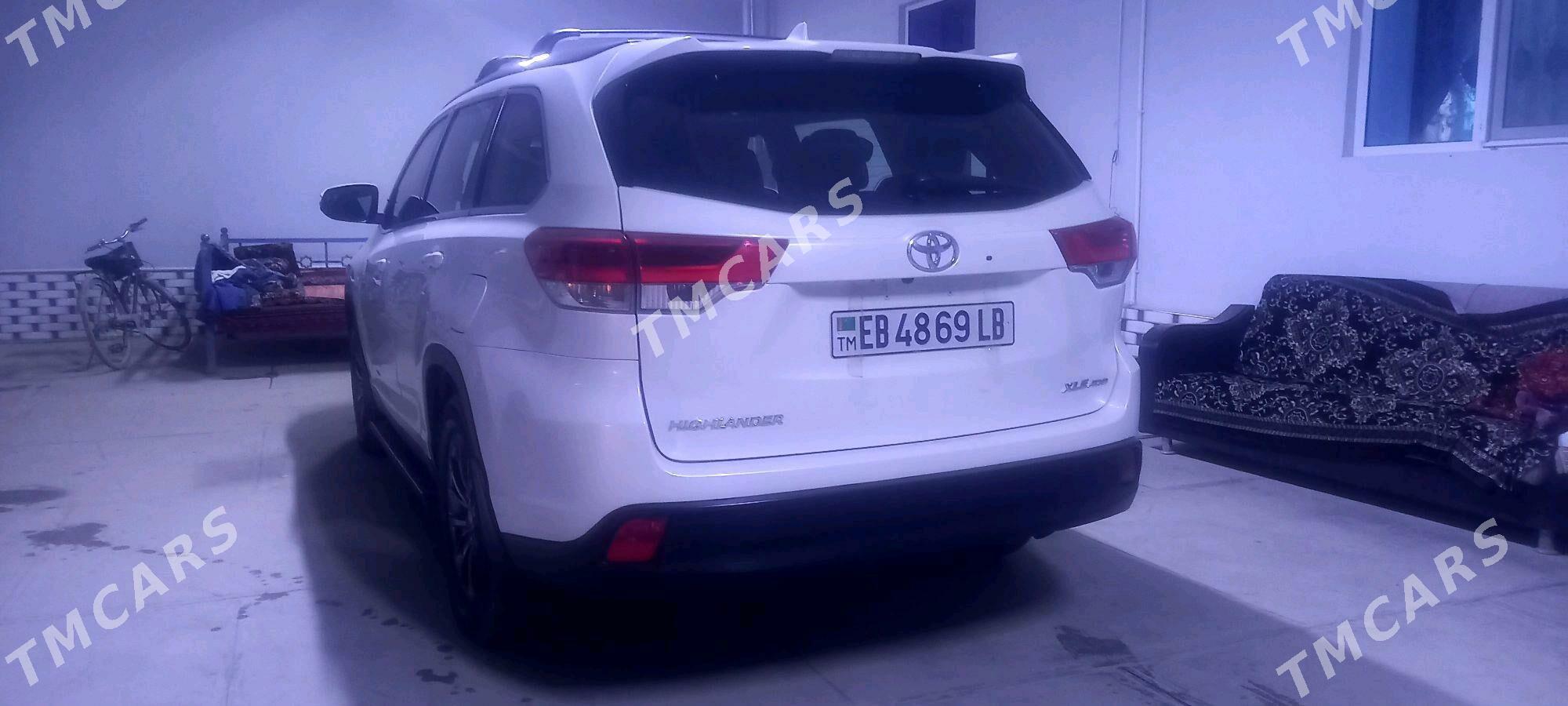 Toyota Highlander 2019 - 398 000 TMT - Türkmenabat - img 3