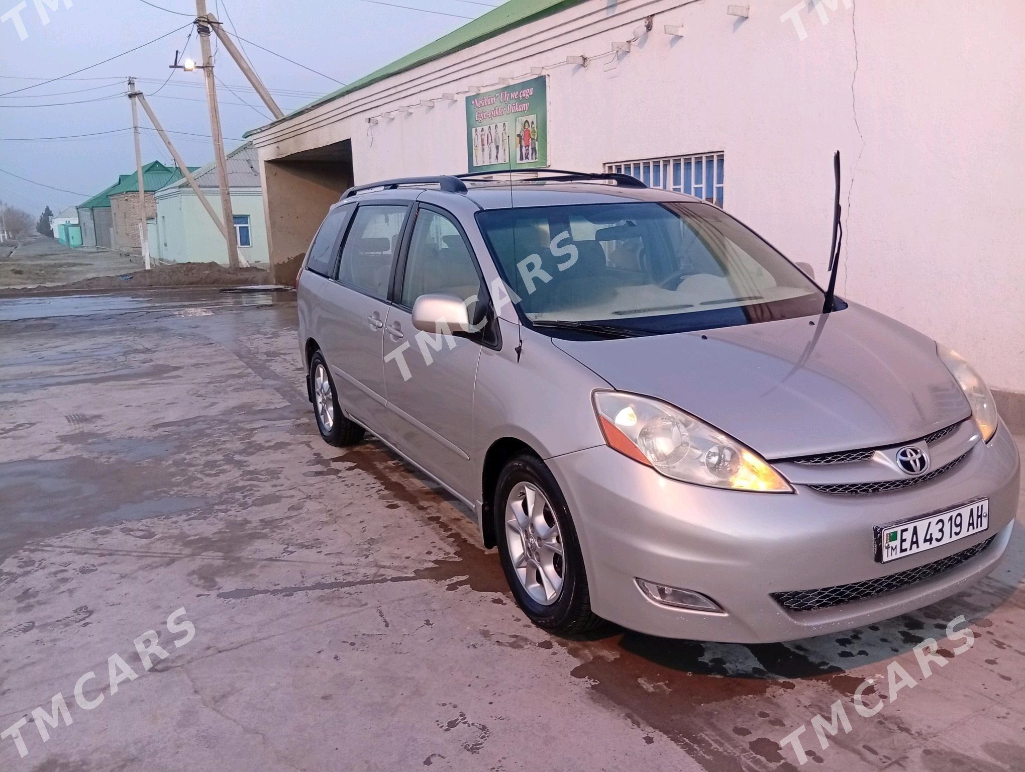 Toyota Sienna 2009 - 185 000 TMT - Бахарден - img 2