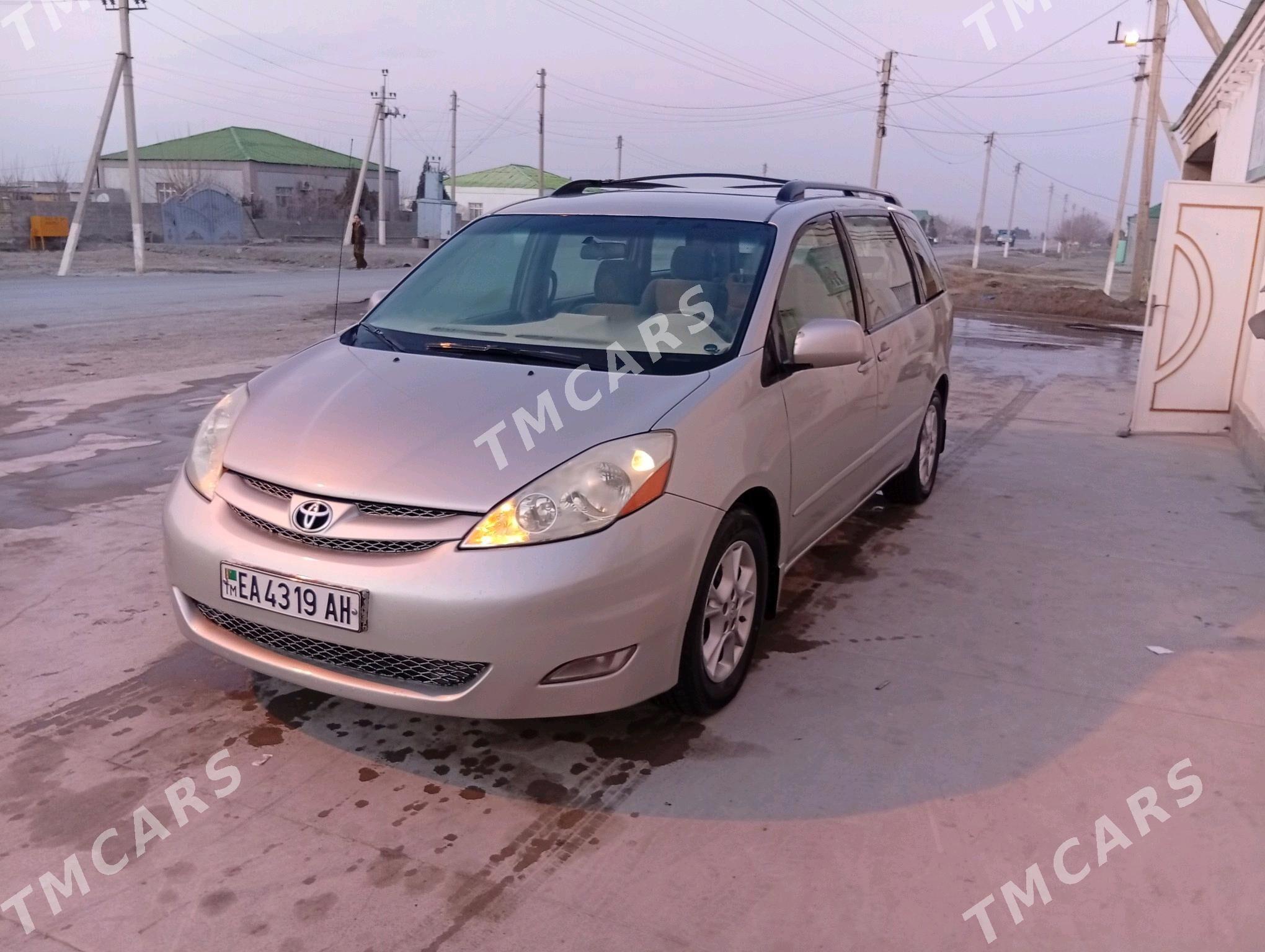 Toyota Sienna 2009 - 185 000 TMT - Бахарден - img 6