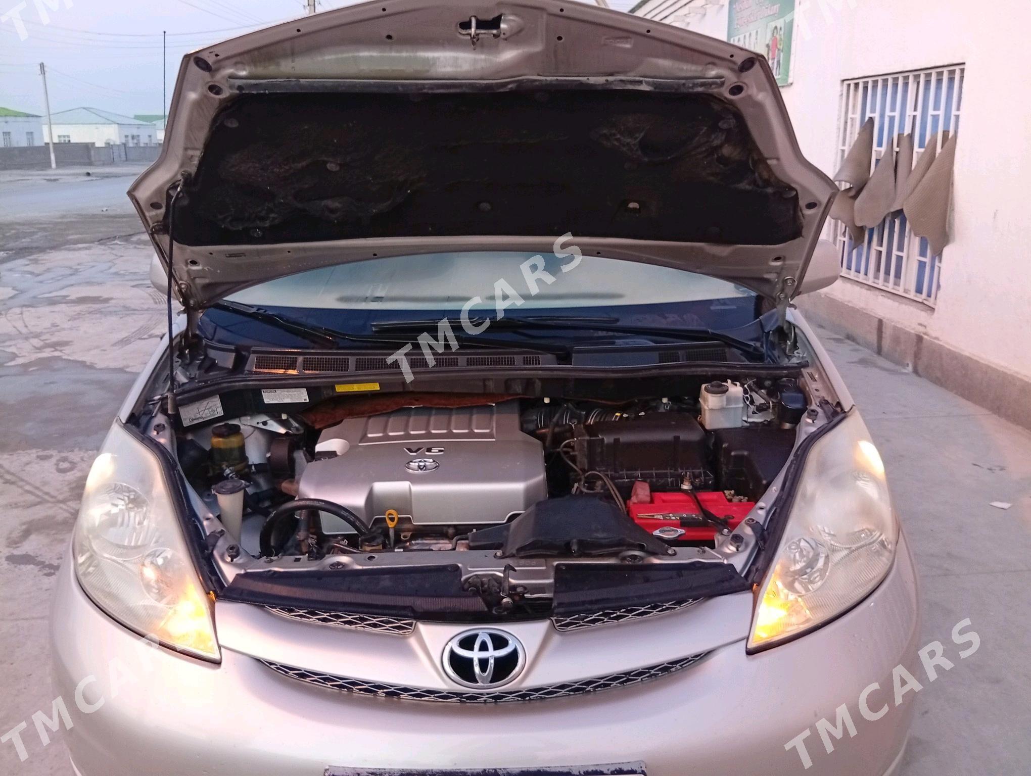 Toyota Sienna 2009 - 185 000 TMT - Бахарден - img 7