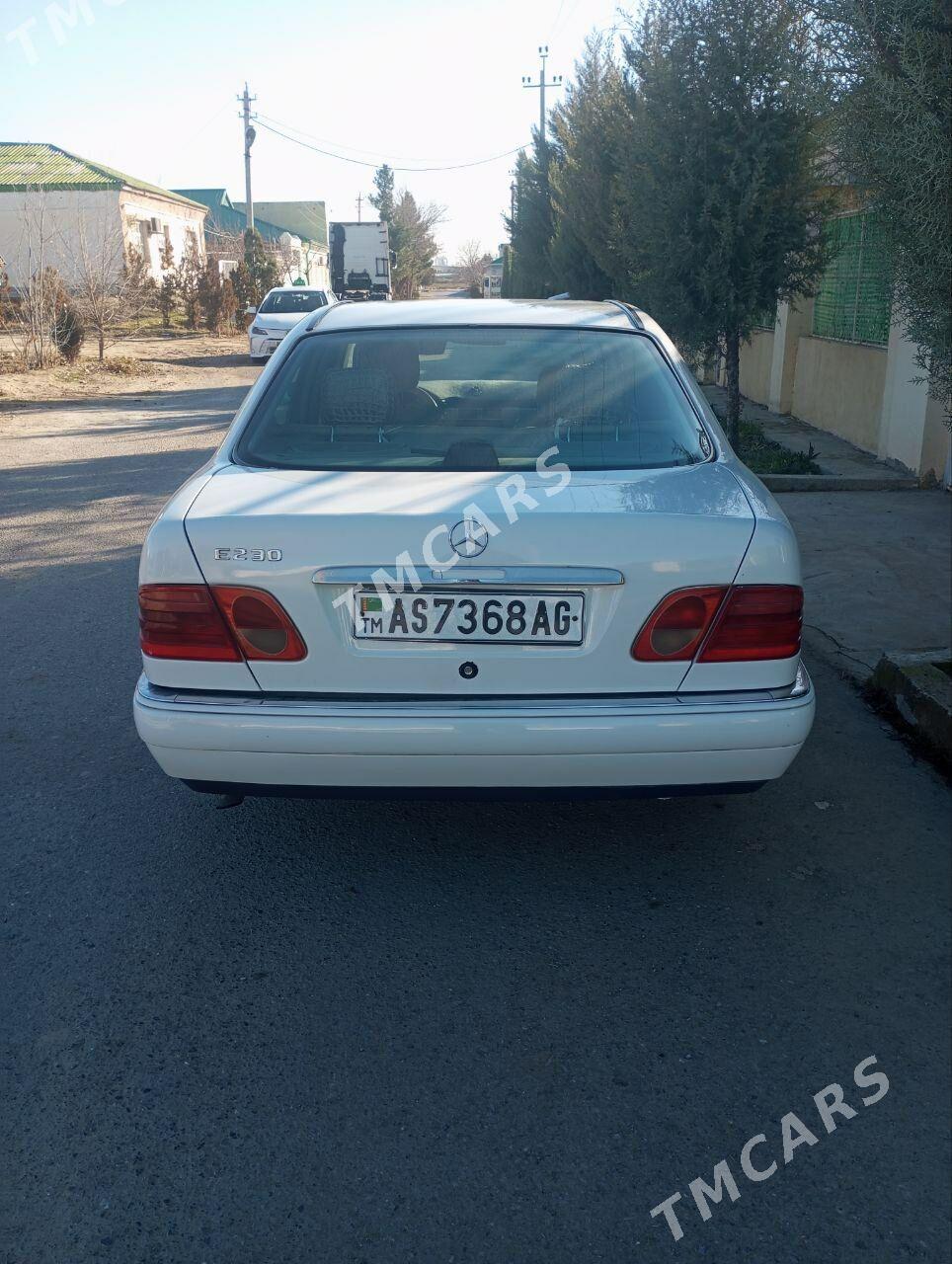 Mercedes-Benz 230E 1998 - 100 000 TMT - 11 мкр - img 3