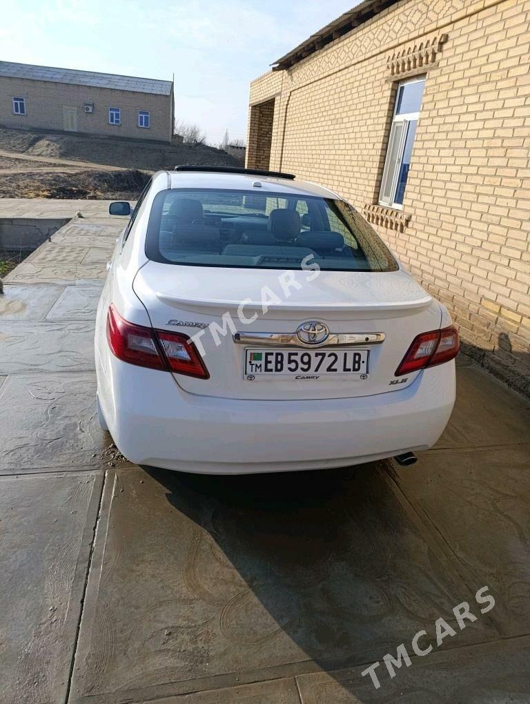 Toyota Camry 2010 - 220 000 TMT - Фарап - img 3