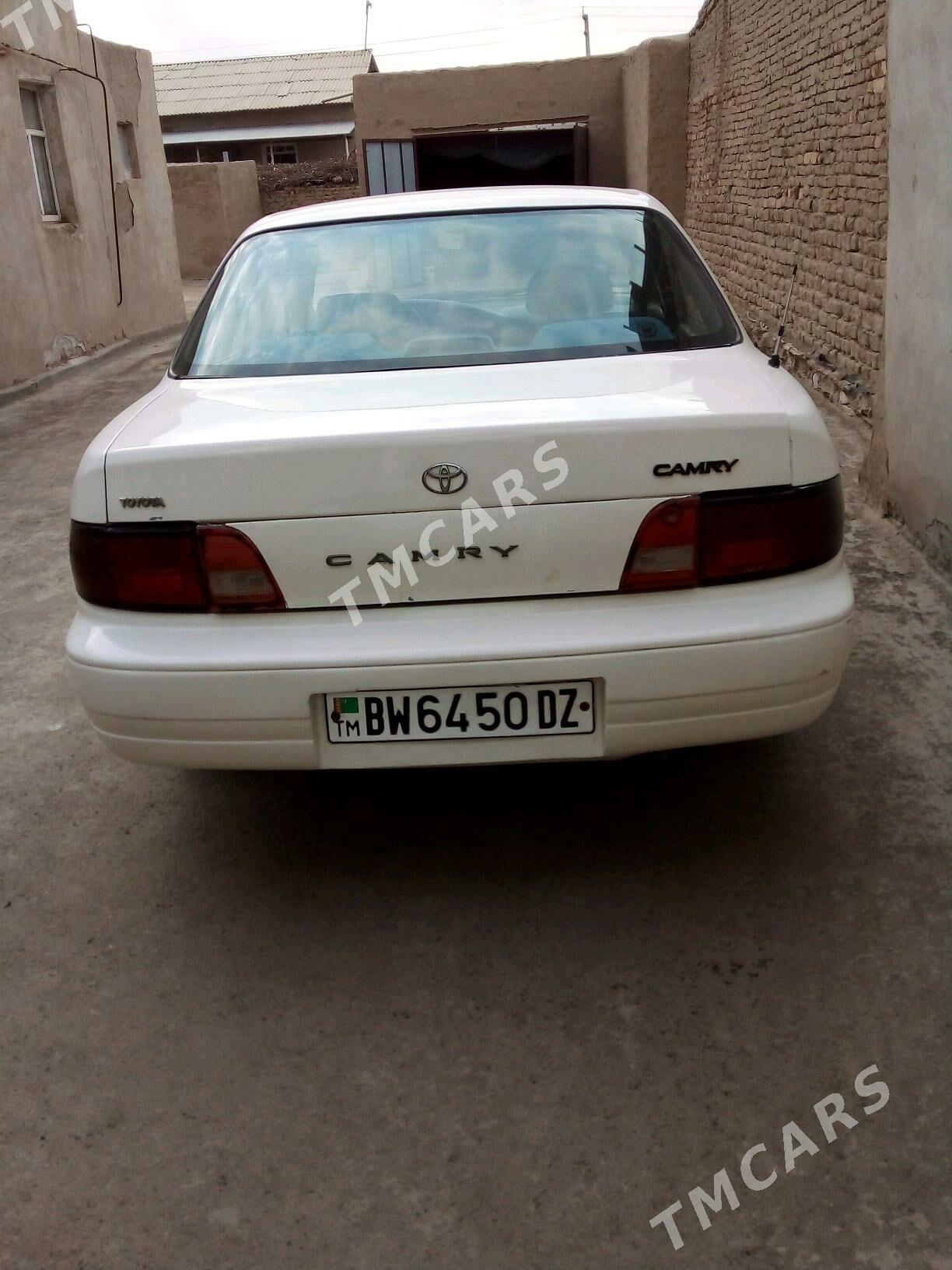 Toyota Camry 1992 - 60 000 TMT - Губадаг - img 2