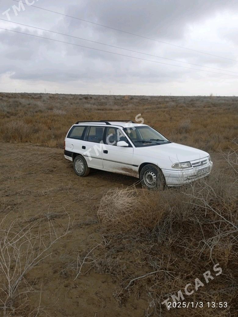 Opel Astra 1994 - 30 000 TMT - Чарджоу - img 3