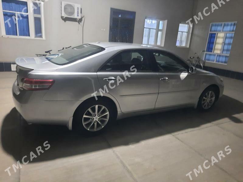 Toyota Camry 2010 - 220 000 TMT - Саят - img 5