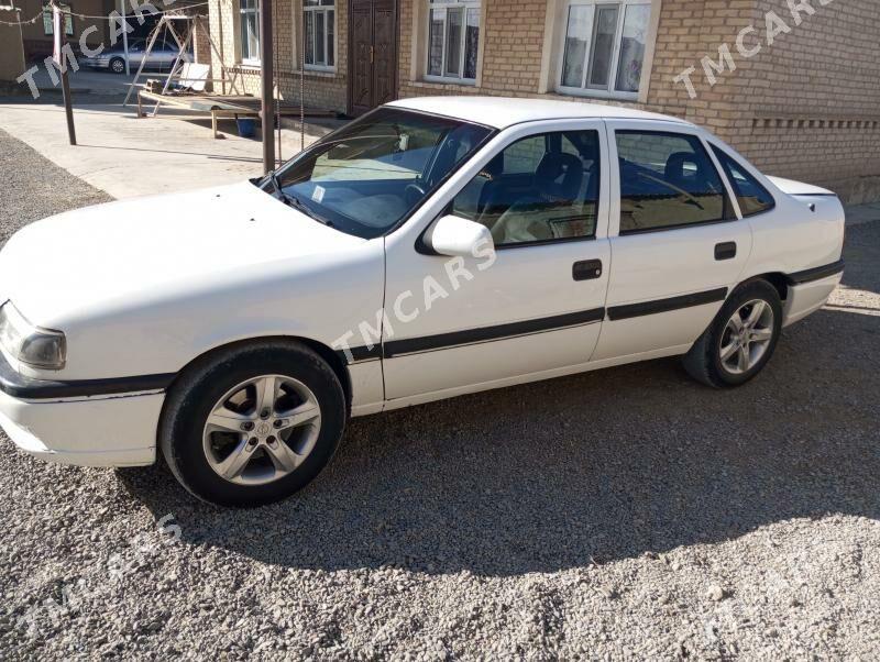 Opel Vectra 1994 - 32 000 TMT - Бахарден - img 3