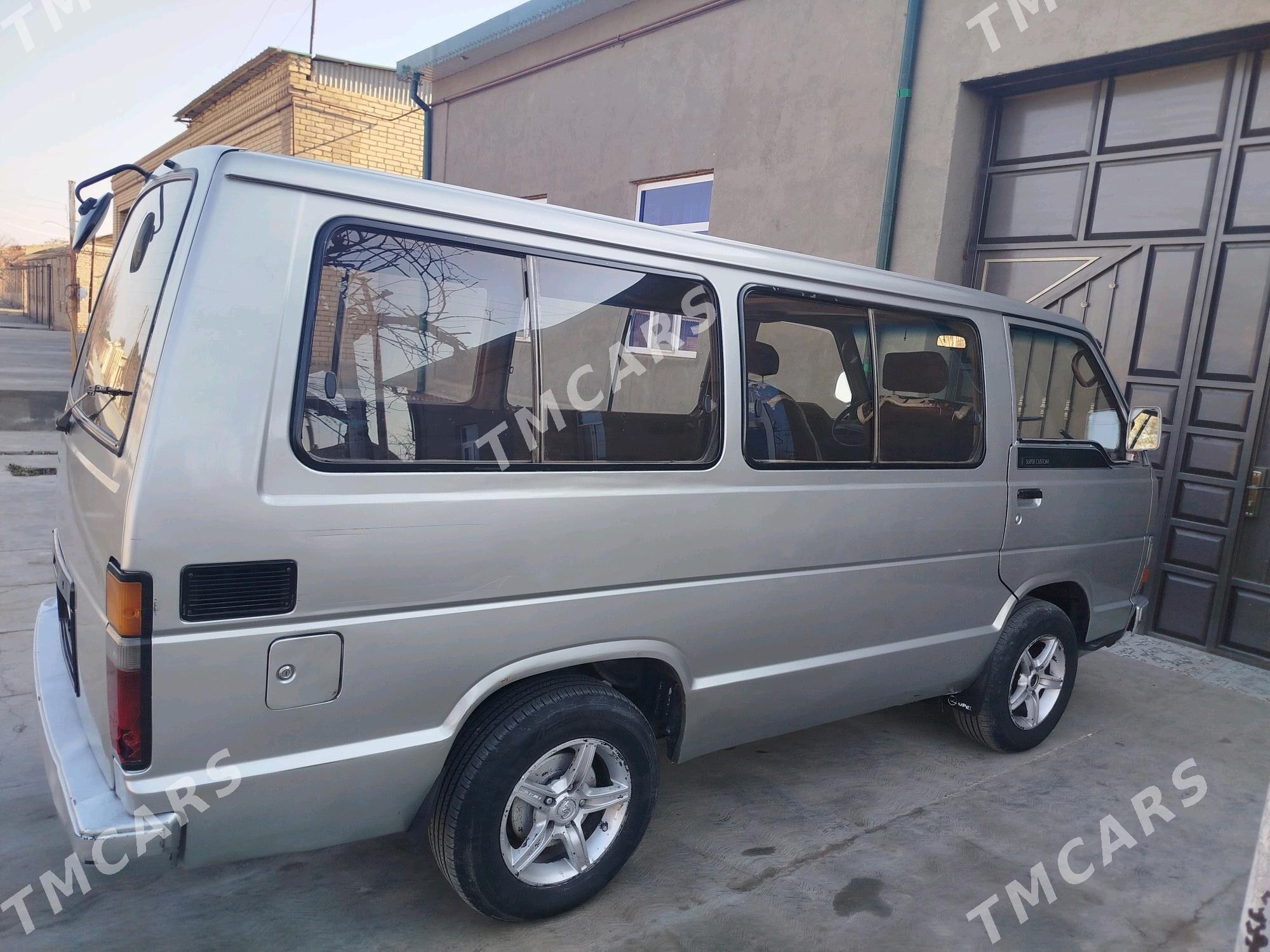 Toyota Hiace 1987 - 48 000 TMT - Çärjew - img 4