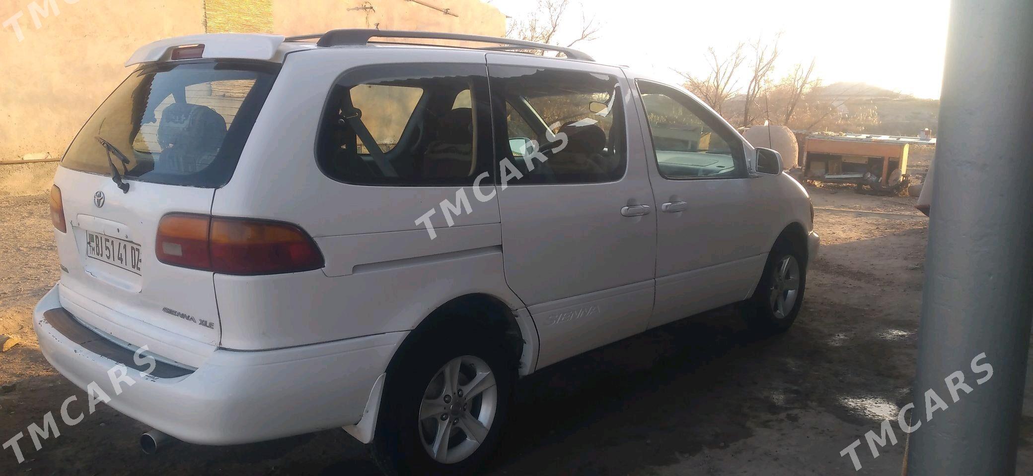 Toyota Sienna 1998 - 115 000 TMT - Губадаг - img 4