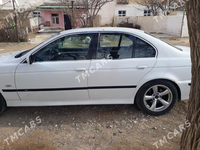 BMW E39 2002 - 80 000 TMT - Türkmenbaşy - img 2