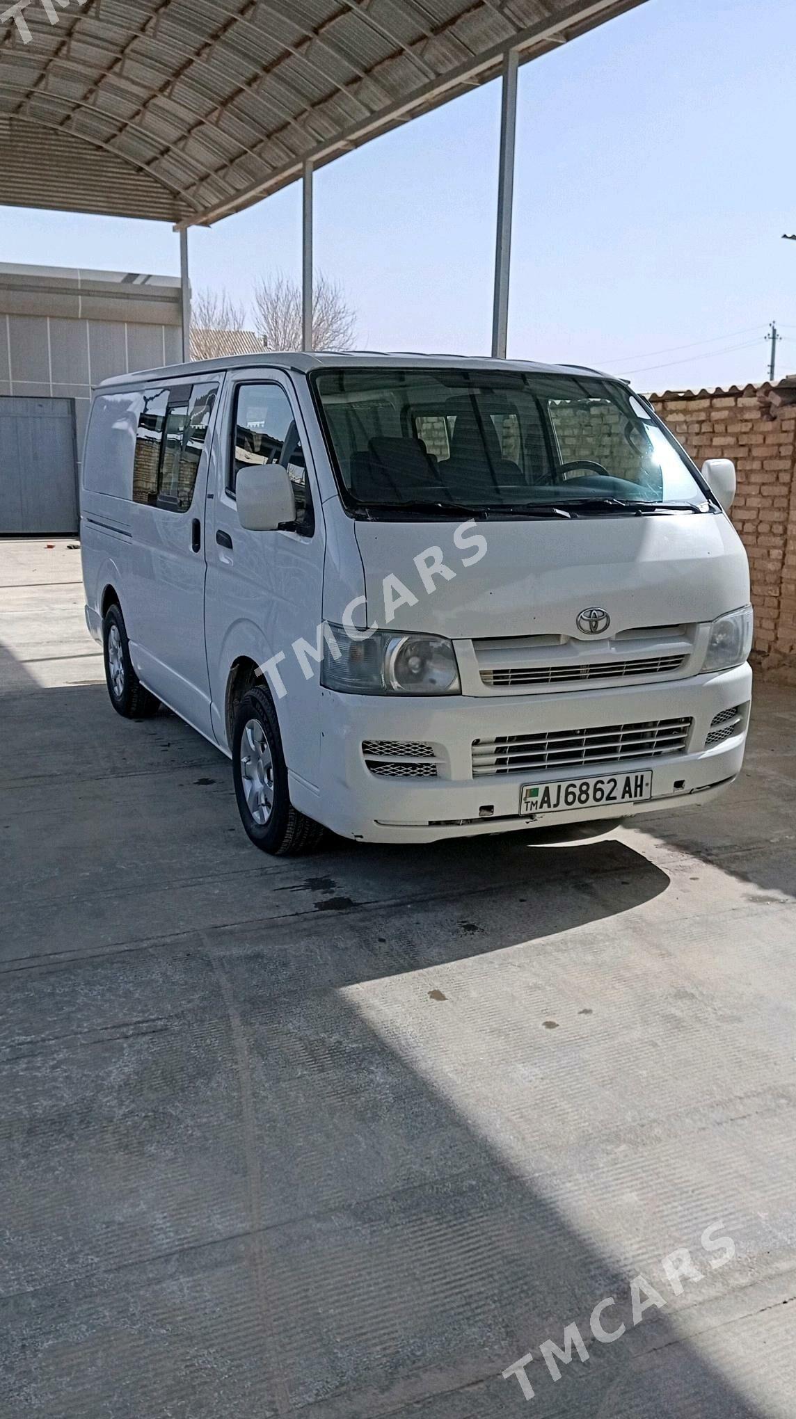 Toyota Hiace 2007 - 188 000 TMT - Sarahs - img 2