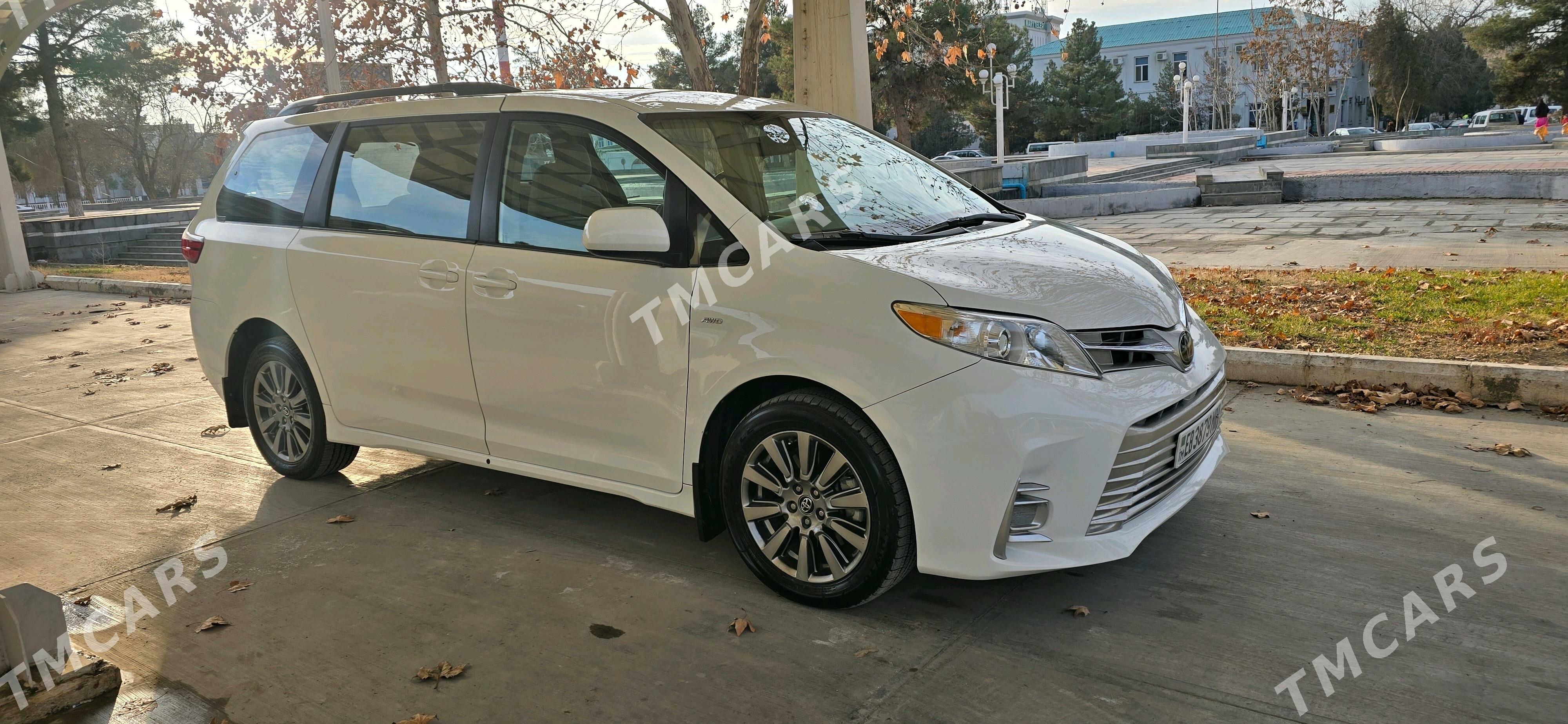 Toyota Sienna 2018 - 340 000 TMT - Mary - img 4