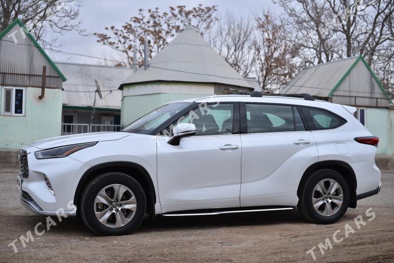 Toyota Highlander 2022 - 540 000 TMT - Ёлётен - img 8