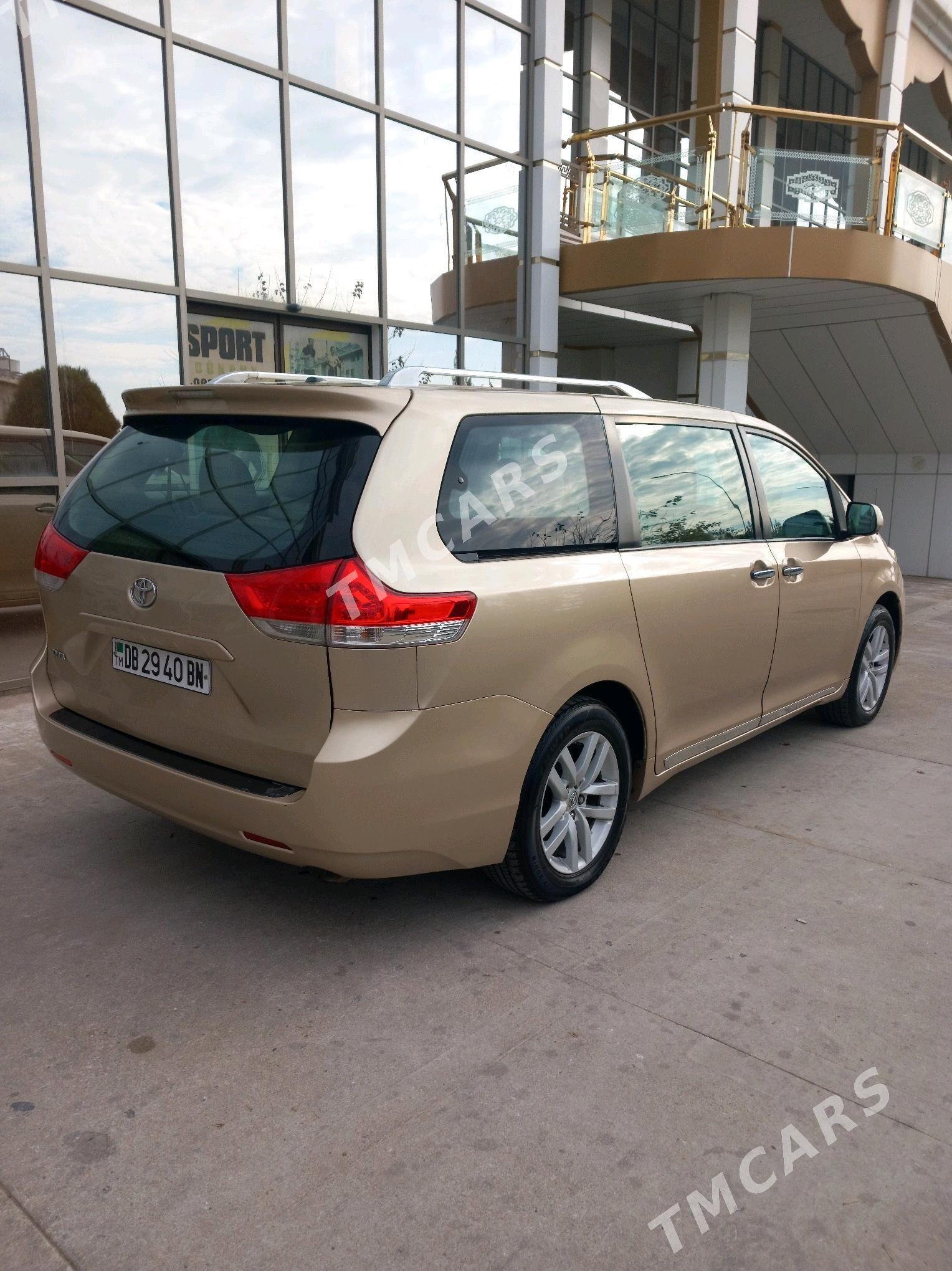 Toyota Sienna 2011 - 260 000 TMT - Türkmenbaşy - img 5