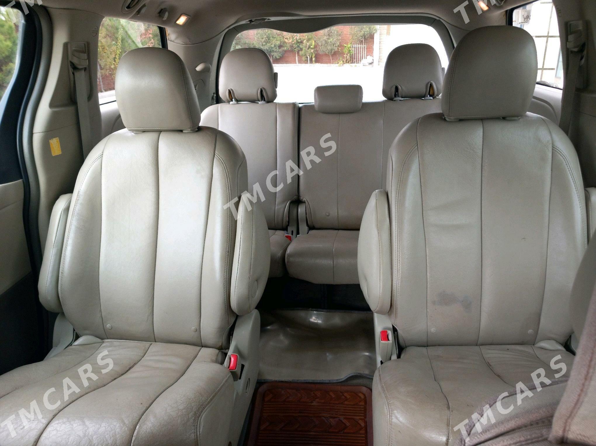 Toyota Sienna 2011 - 260 000 TMT - Türkmenbaşy - img 7