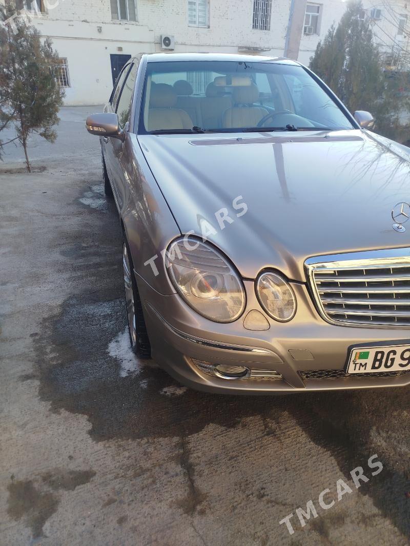 Mercedes-Benz E320 2005 - 165 000 TMT - Рухабат (90-й разьезд) - img 2