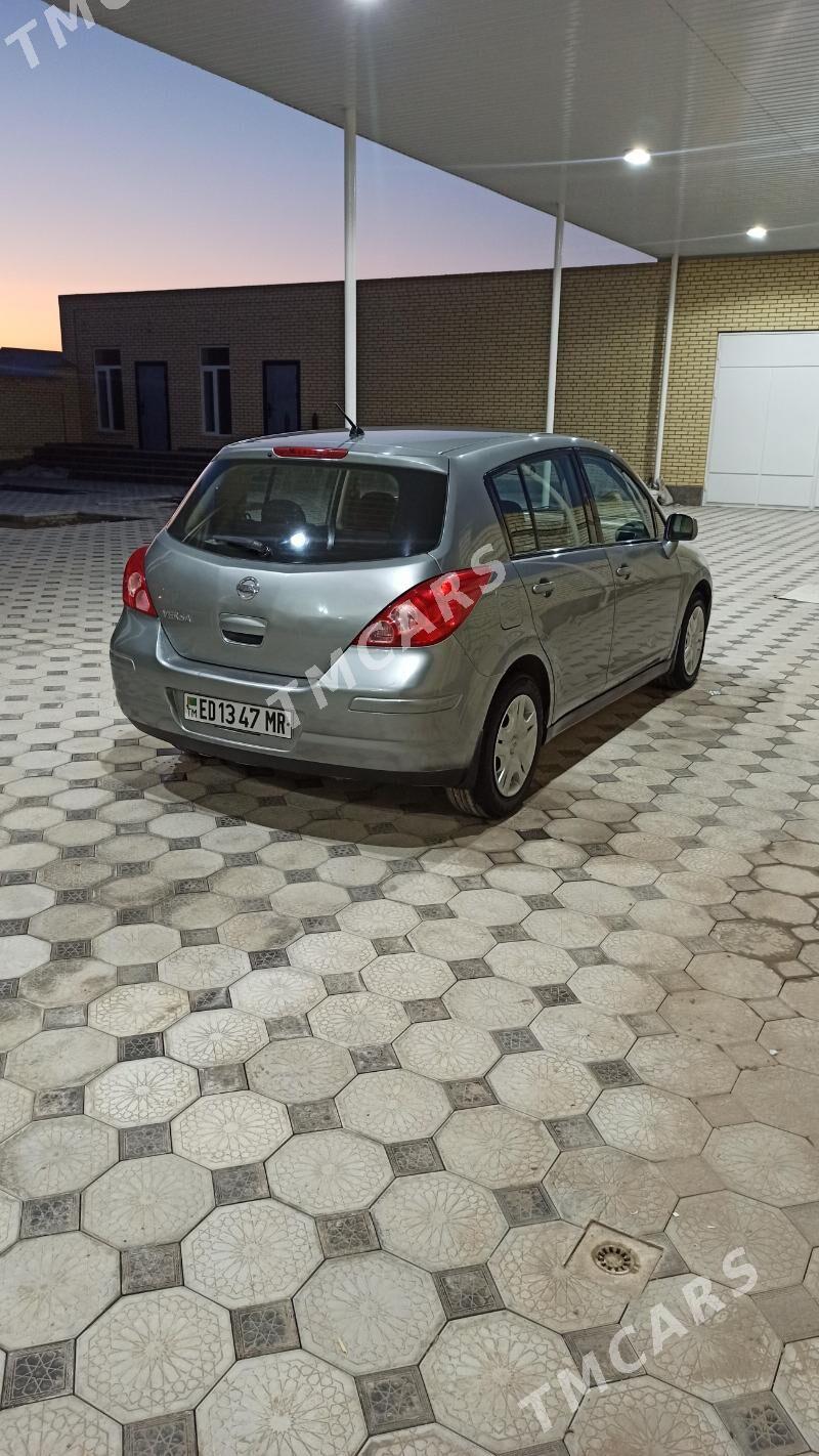 Nissan Versa 2009 - 80 000 TMT - Мары - img 4