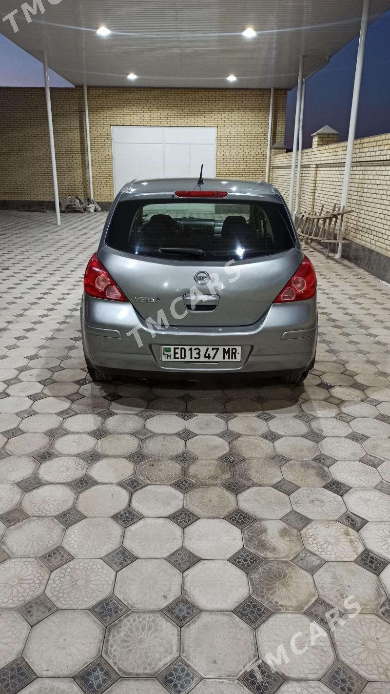 Nissan Versa 2009 - 80 000 TMT - Мары - img 5