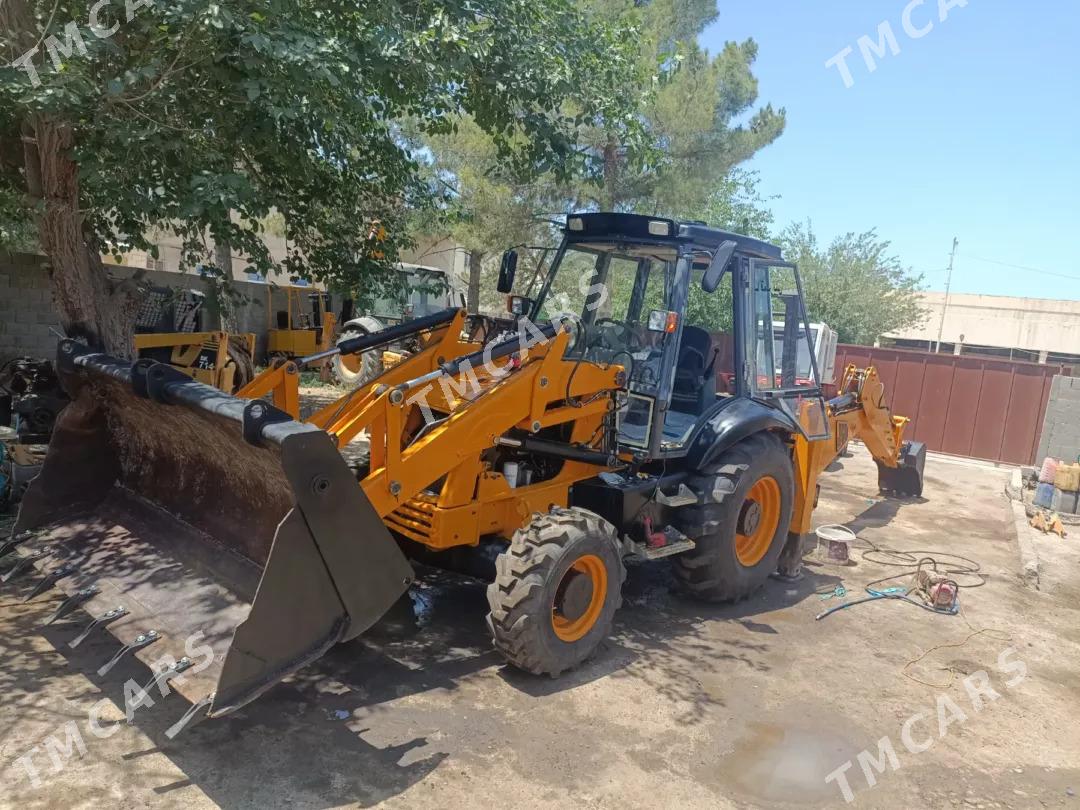 JCB 3CX Compact 2014 - 450 000 TMT - Aşgabat - img 3