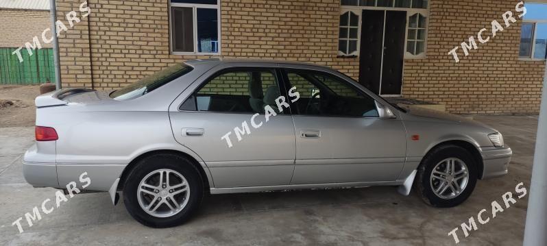 Toyota Camry 2000 - 115 000 TMT - Мургап - img 4