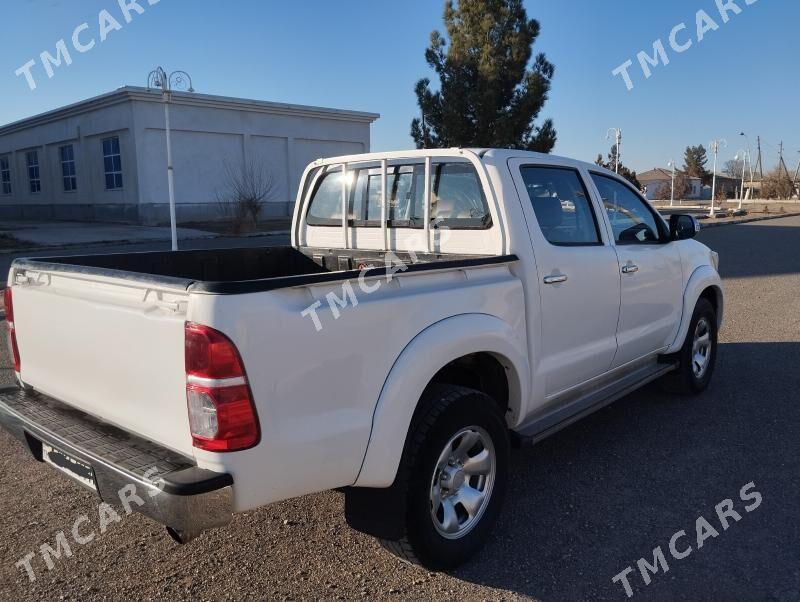 Toyota Hilux 2012 - 280 000 TMT - Sarahs - img 3