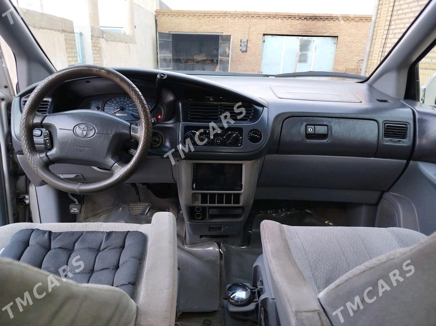 Toyota Sienna 2002 - 145 000 TMT - Бахарден - img 3