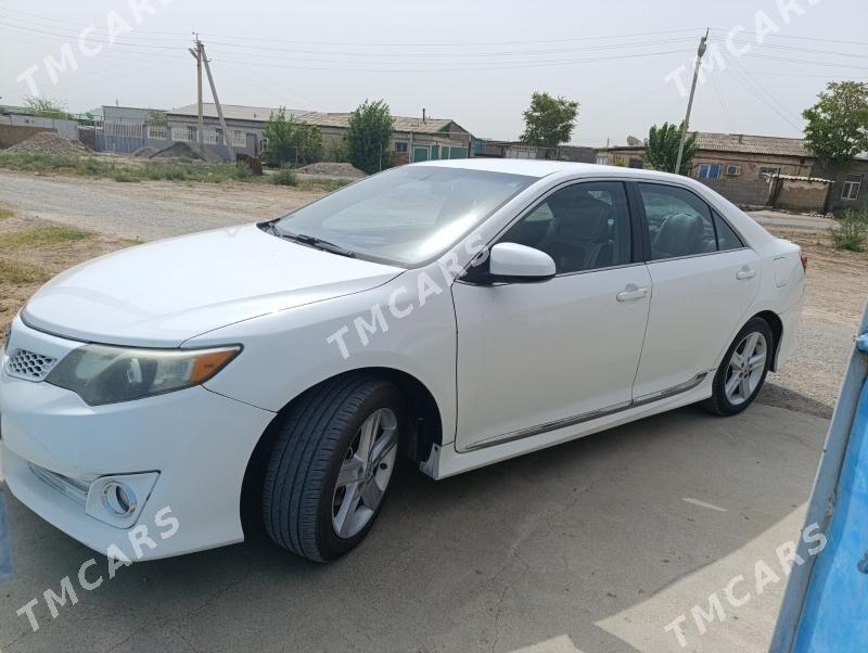 Toyota Camry 2013 - 200 000 TMT - Ак-Бугдайский этрап - img 2