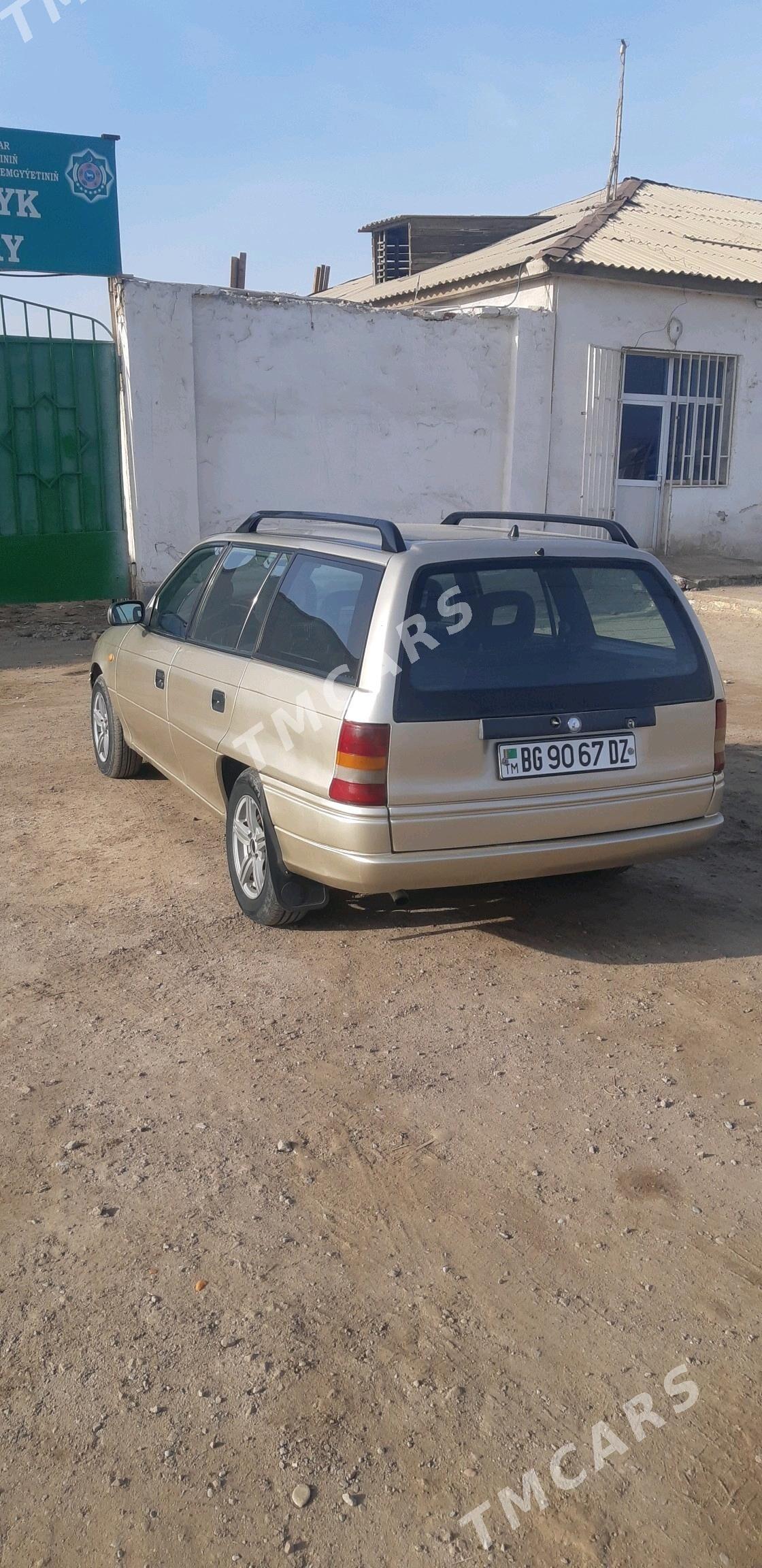 Opel Astra 1997 - 40 000 TMT - Gurbansoltan Eje - img 3