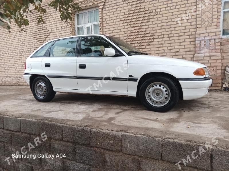 Opel Astra 1992 - 35 000 TMT - Гурбансолтан Едже - img 2