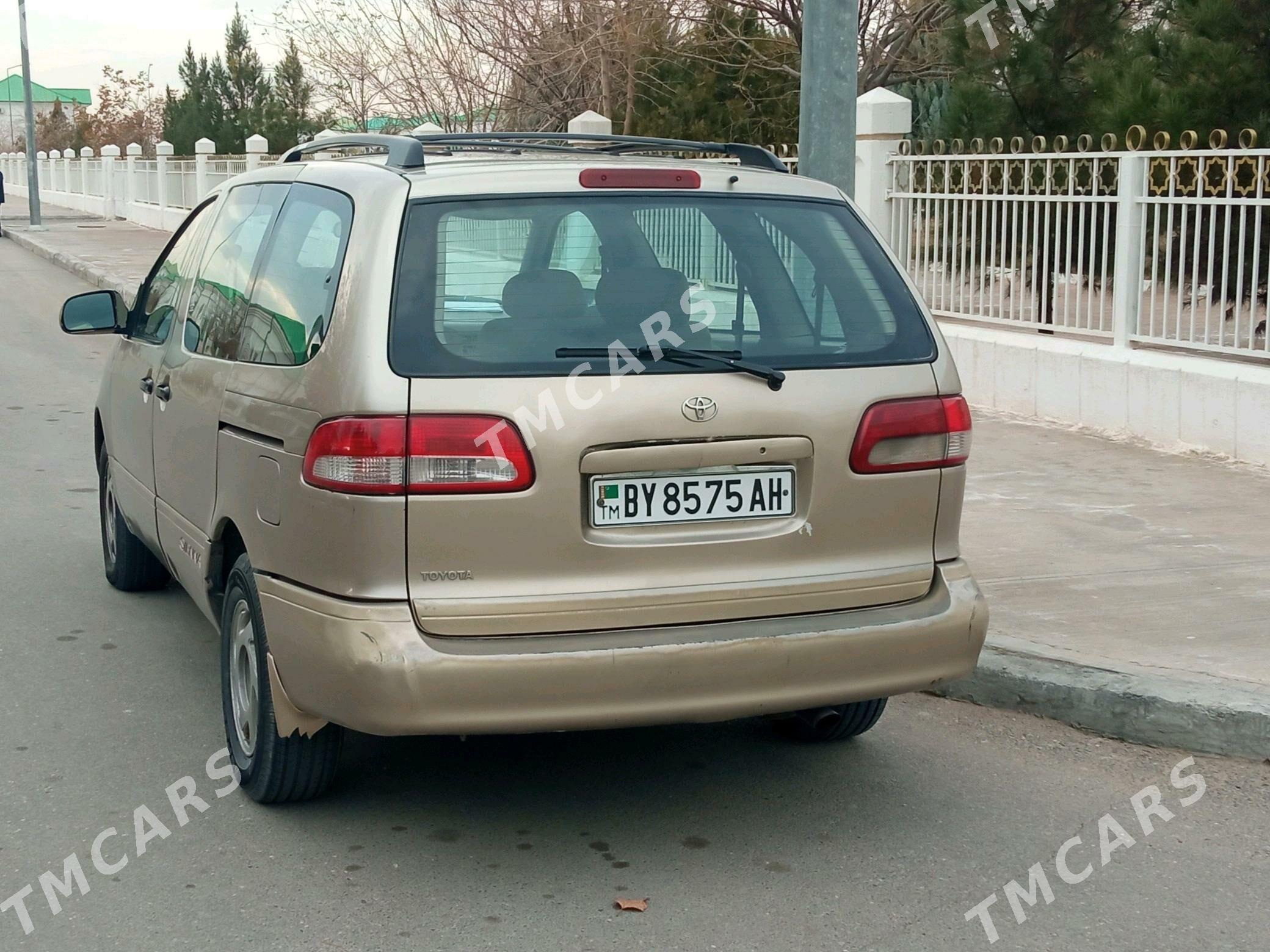 Toyota Sienna 2001 - 140 000 TMT - Гёкдепе - img 5