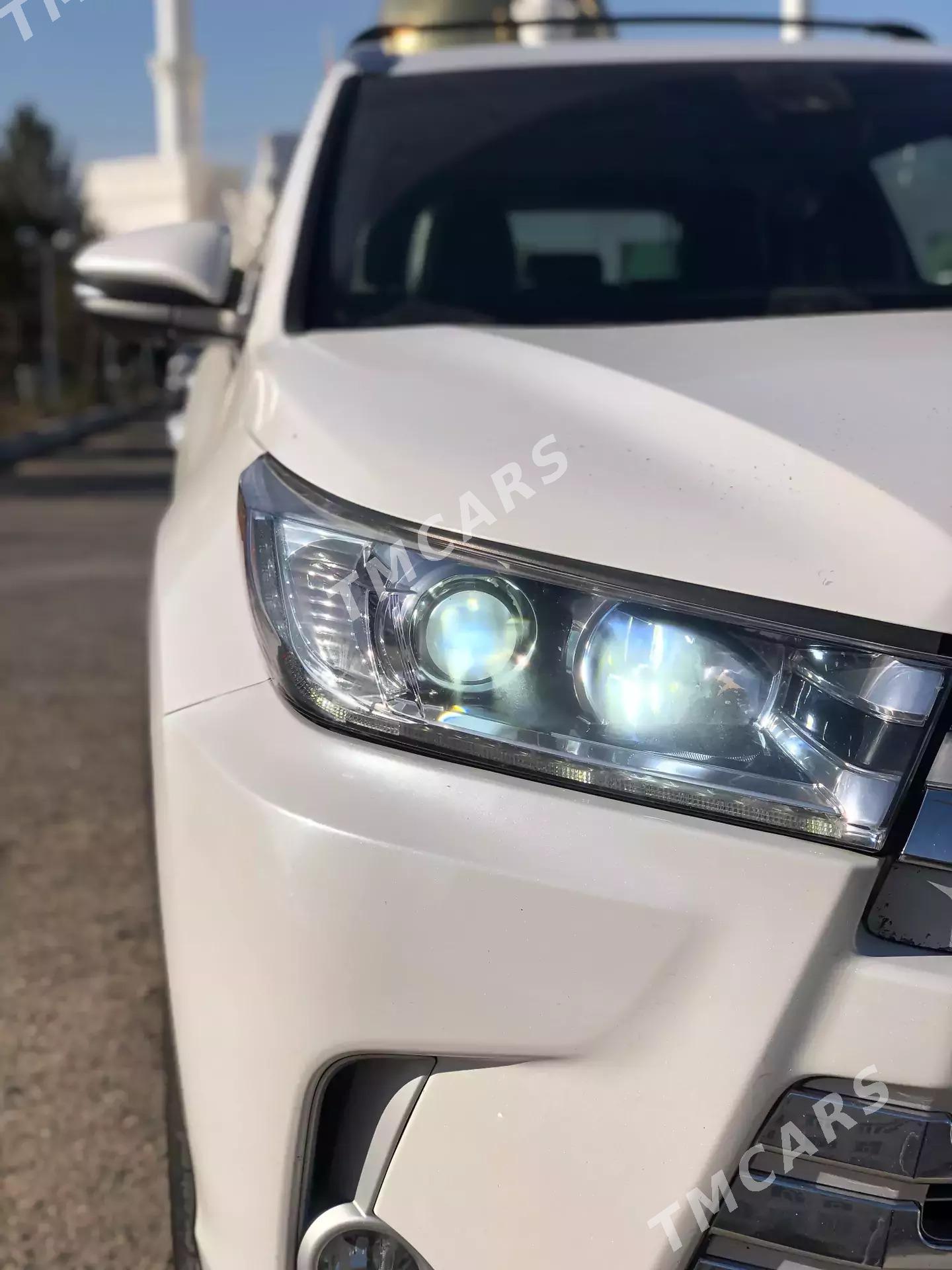 Toyota Highlander 2018 - 365 000 TMT - Мары - img 10