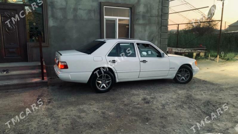 Mercedes-Benz E320 1989 - 45 000 TMT - Mary - img 2