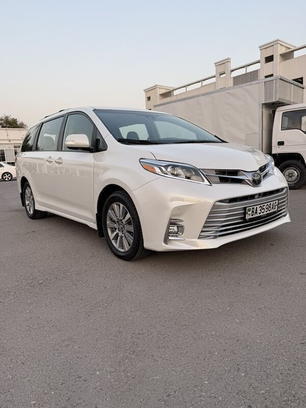 Toyota Sienna 2019 - 480 000 TMT - Aşgabat - img 9