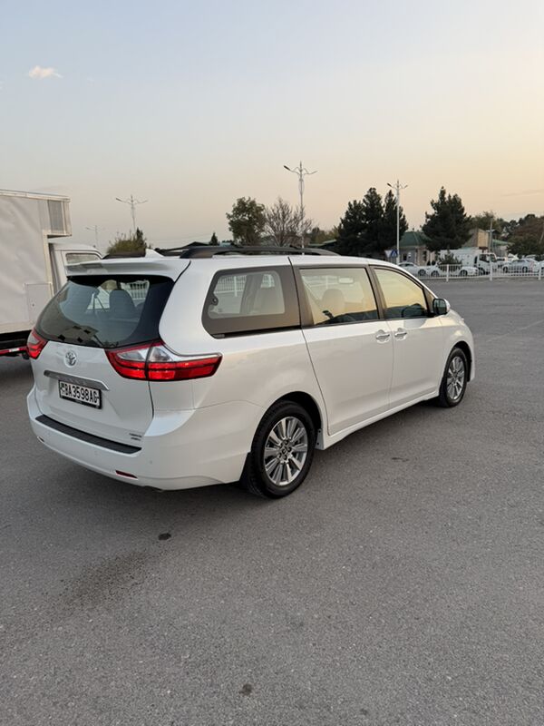 Toyota Sienna 2019 - 480 000 TMT - Aşgabat - img 7