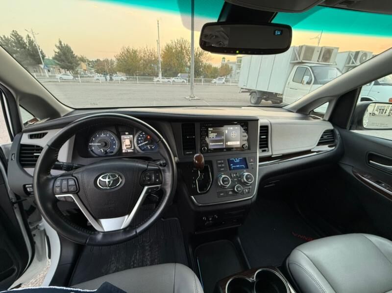 Toyota Sienna 2019 - 480 000 TMT - Aşgabat - img 8