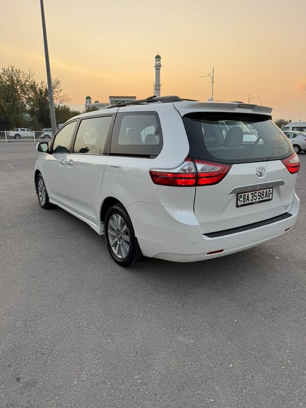 Toyota Sienna 2019 - 480 000 TMT - Aşgabat - img 3