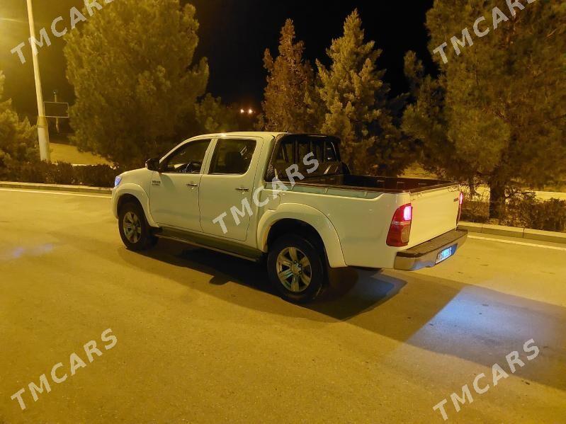 Toyota Hilux 2013 - 300 000 TMT - Türkmenbaşy - img 3