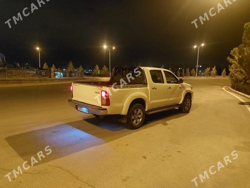 Toyota Hilux 2013 - 300 000 TMT - Türkmenbaşy - img 2