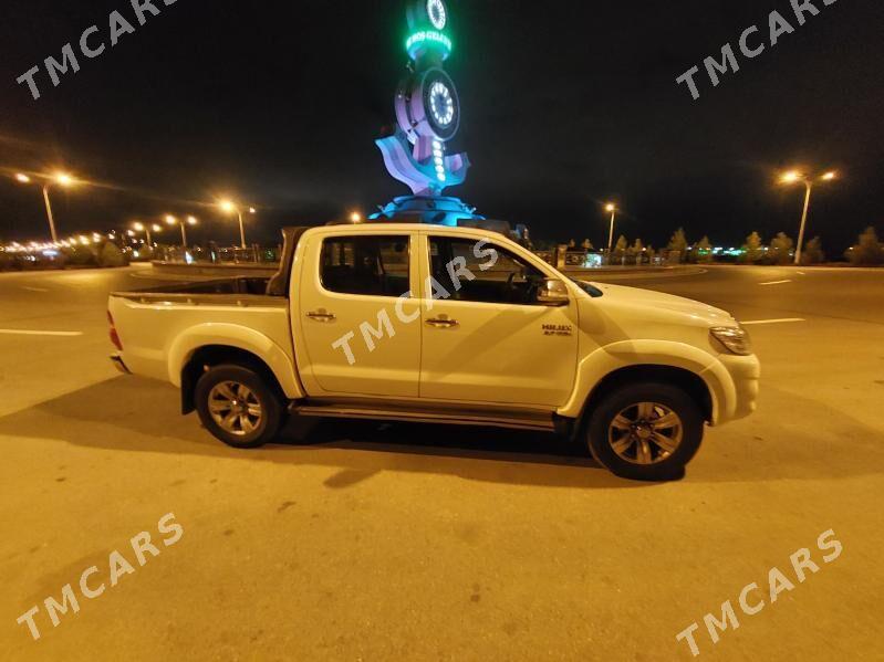 Toyota Hilux 2013 - 300 000 TMT - Türkmenbaşy - img 8