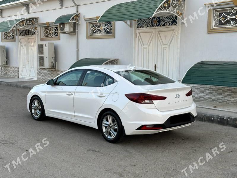 Hyundai Elantra 2019 - 215 000 TMT - Balkanabat - img 2