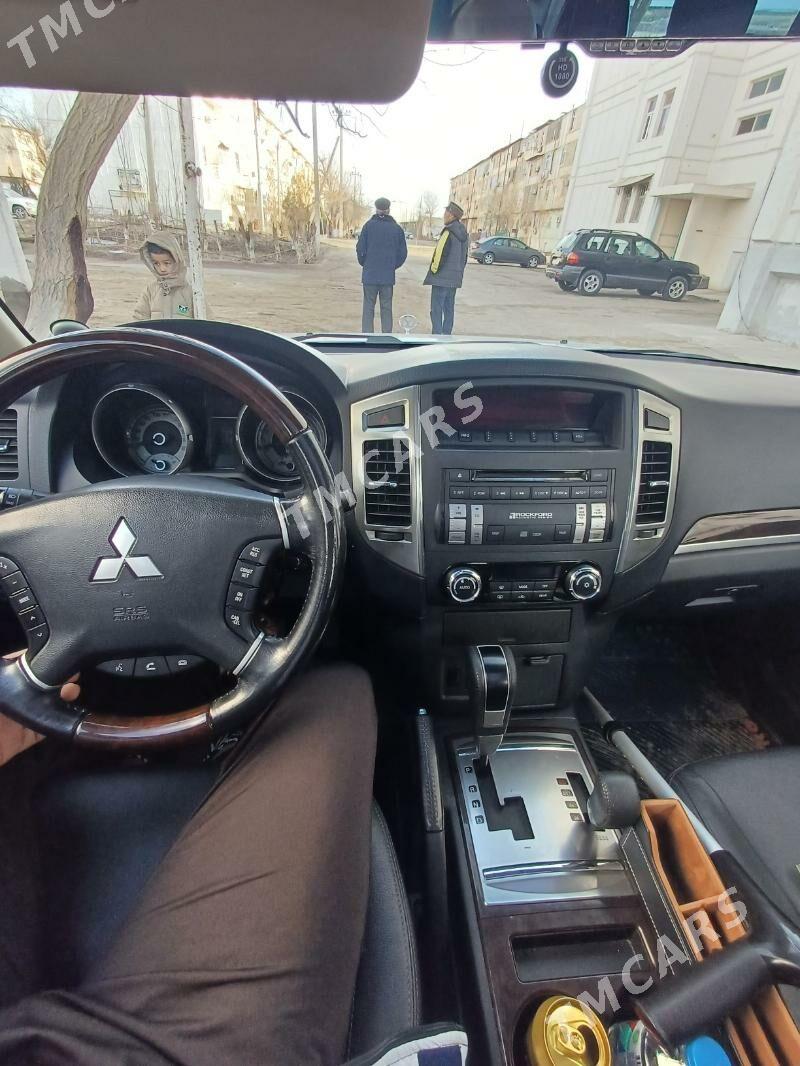 Mitsubishi Pajero 2015 - 300 000 TMT - Дашогуз - img 3