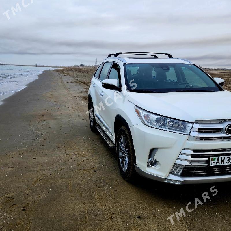 Toyota Highlander 2017 - 440 000 TMT - Чоганлы - img 6