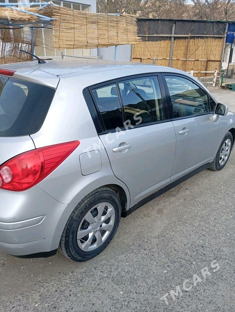 Nissan Versa 2011 - 100 000 TMT - Bäherden - img 2