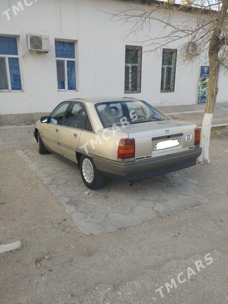 Opel Omega 1988 - 30 000 TMT - Balkanabat - img 2