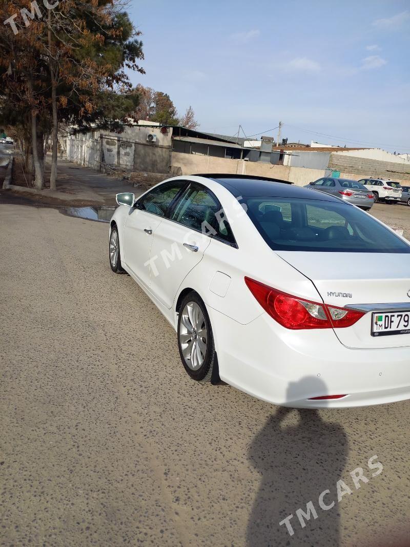 Hyundai Sonata 2011 - 159 000 TMT - Мир 2 - img 3