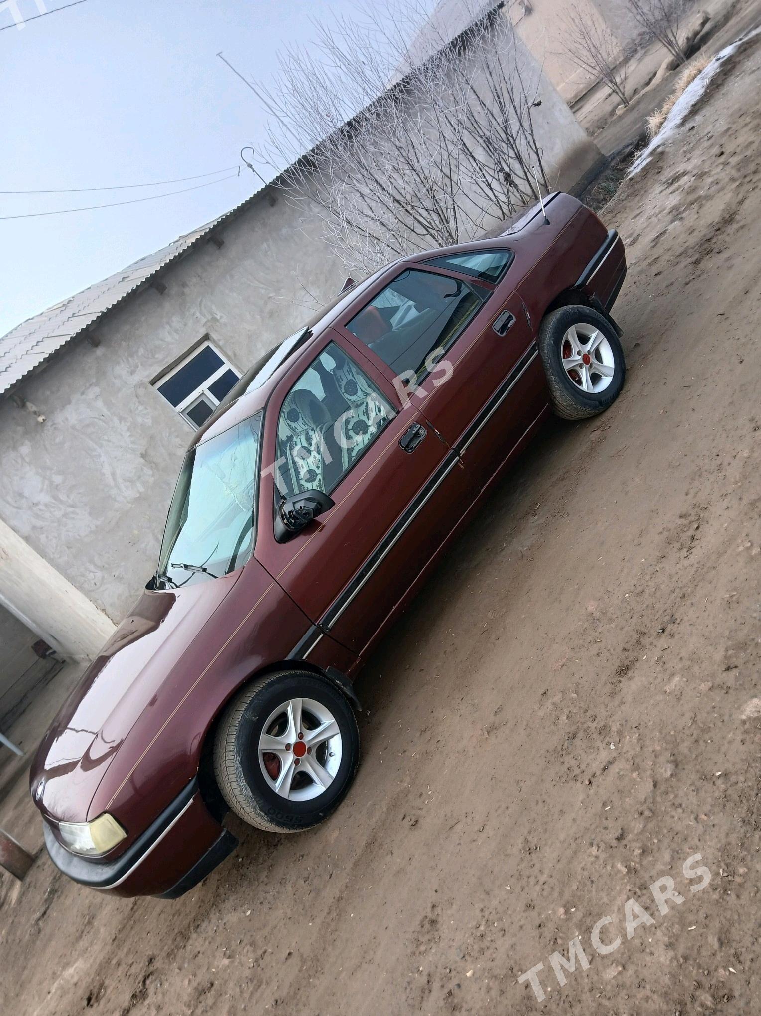 Opel Vectra 1990 - 30 000 TMT - Губадаг - img 3