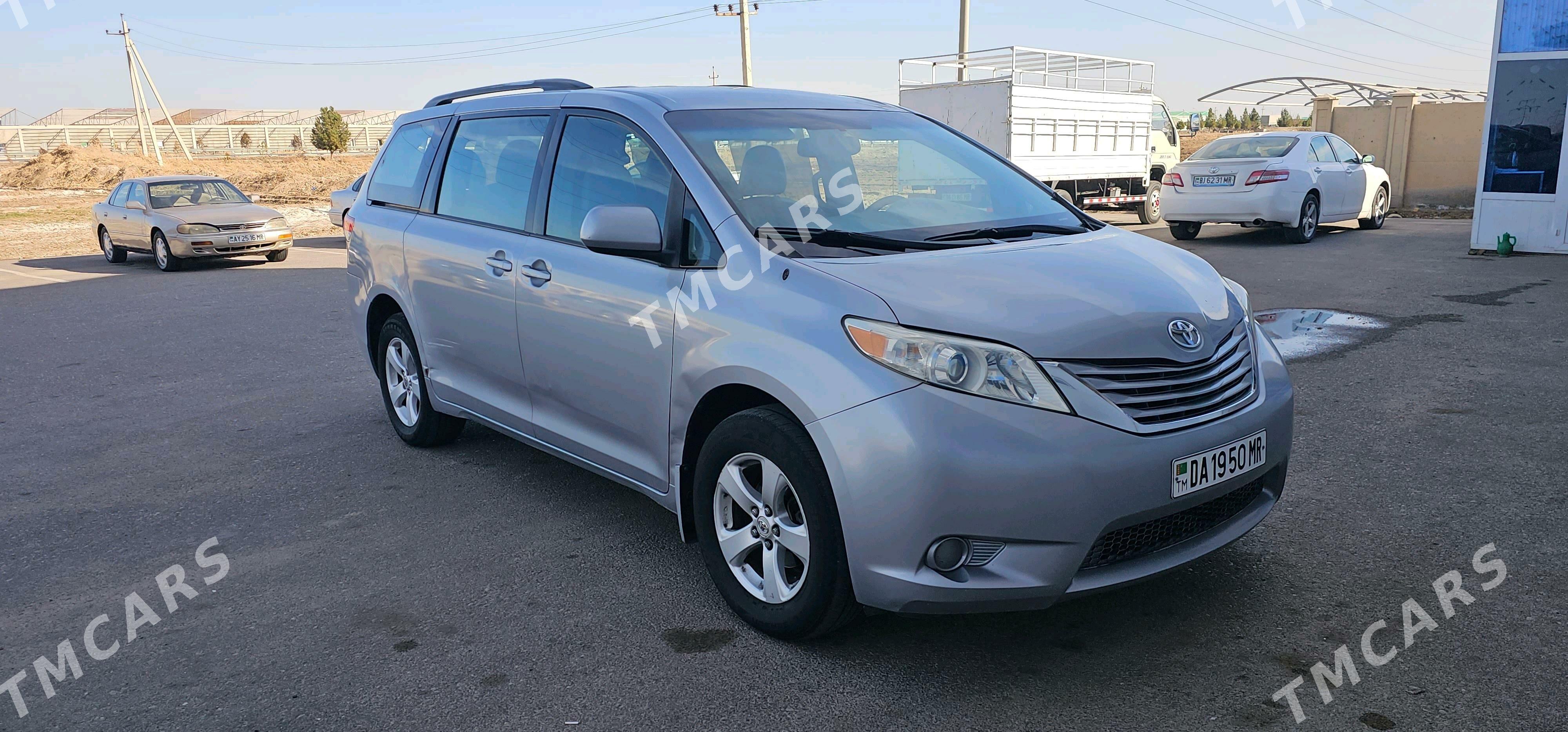 Toyota Sienna 2011 - 240 000 TMT - Mary - img 2