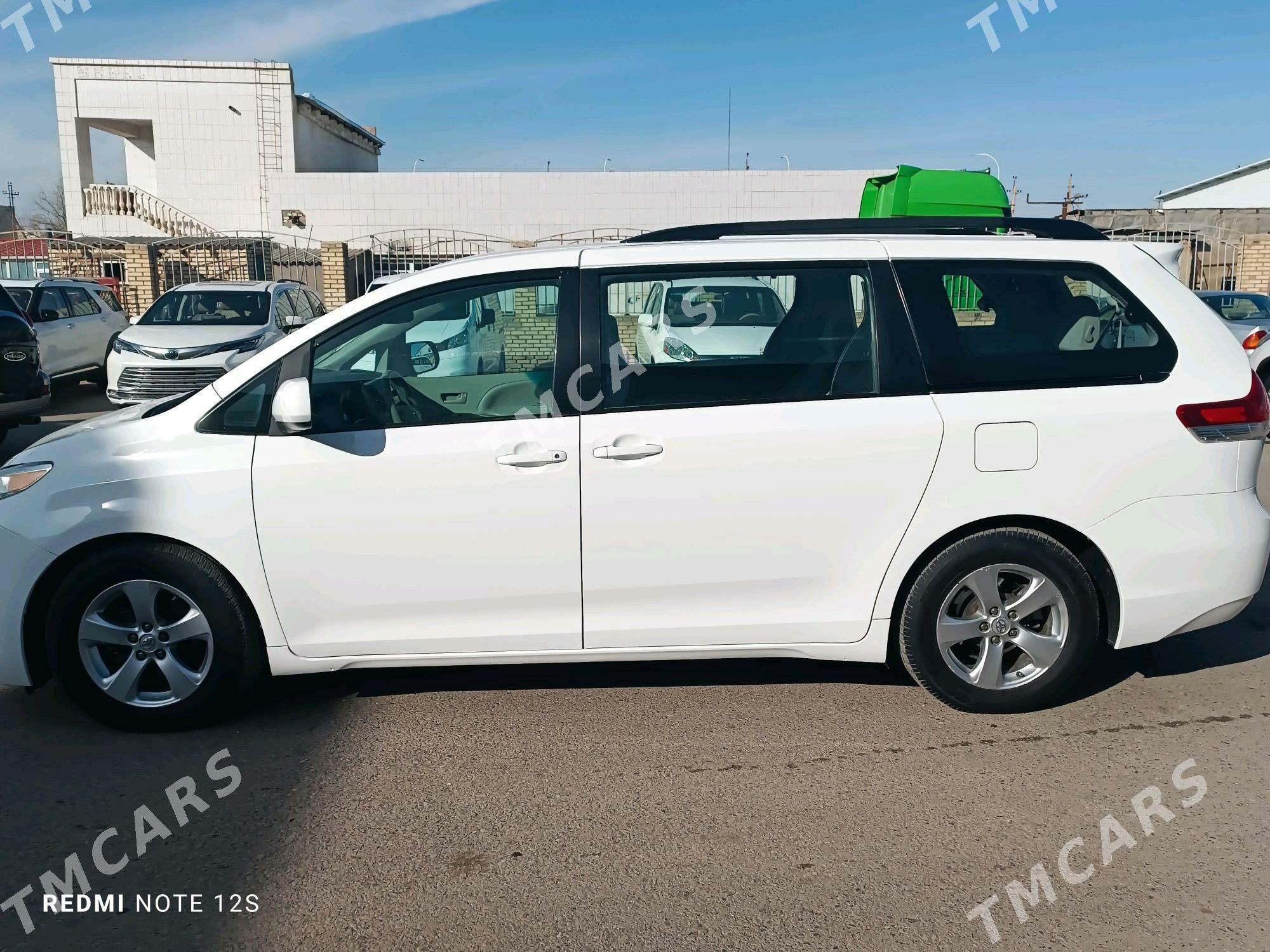 Toyota Sienna 2013 - 300 000 TMT - Mary - img 2